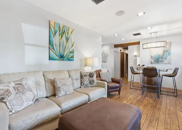 Holiday home Syrah-2 Units-in Old Town-walk To Fashion Square