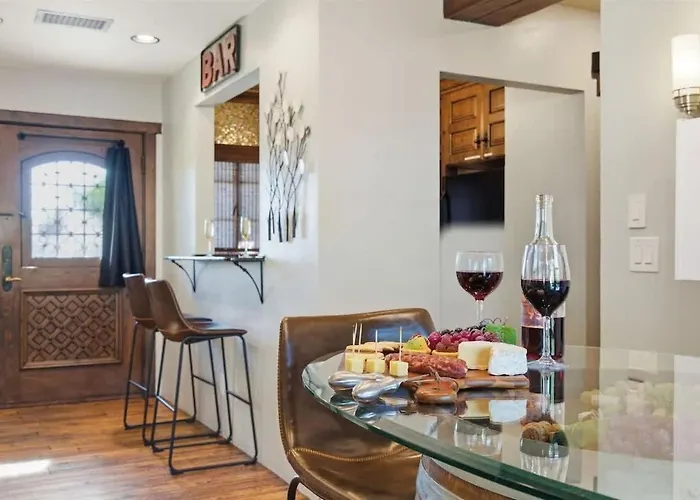 Syrah-2 Units-in Old Town-walk To Fashion Square Holiday home *
