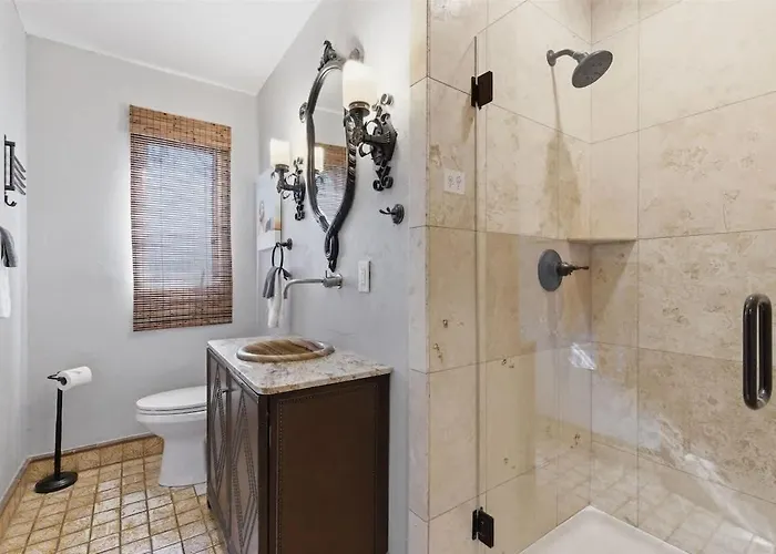 Holiday home Syrah-2 Units-in Old Town-walk To Fashion Square *