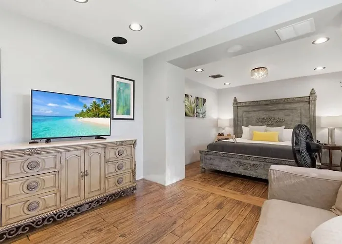Holiday home Syrah-2 Units-in Old Town-walk To Fashion Square Scottsdale