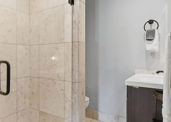Syrah-2 Units-in Old Town-walk To Fashion Square Holiday home