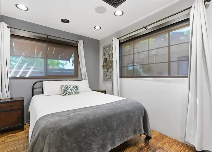 Syrah-2 Units-in Old Town-walk To Fashion Square * Scottsdale